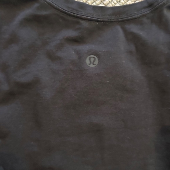 Lululemon pocket t-shirt - Picture 7 of 7